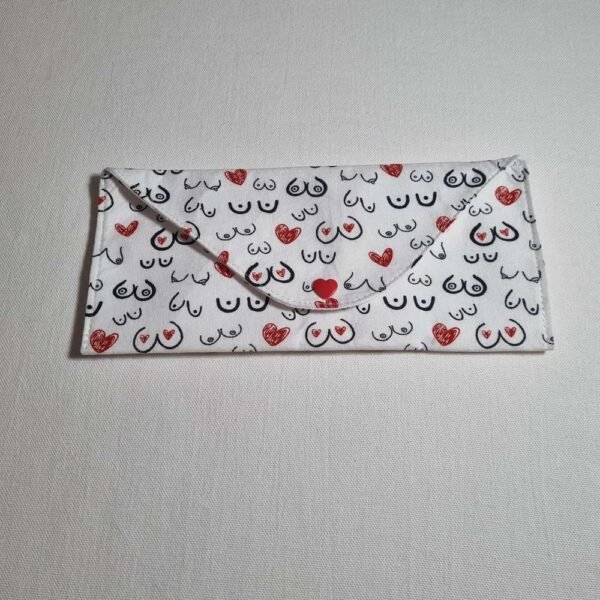 Pochette chéquier boobs