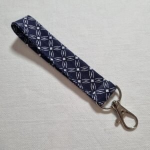 Porte clé dragonne petite croix bleues