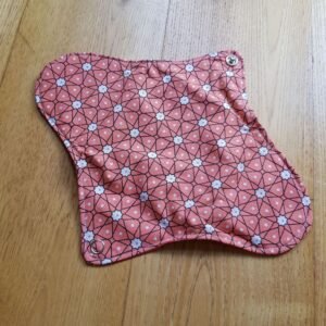 serviette hygiénique lavable formes géométriques rose