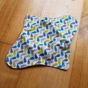 serviette hygiénique lavable plantes vertes et bleues