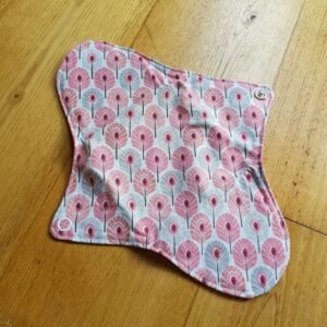 serviette hygiénique lavable plumes de paon