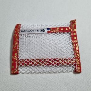filet chute de savon rouge