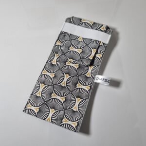 Pochette brosse à dents eventails noirs