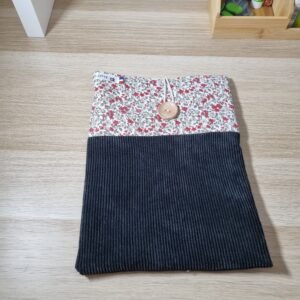 Pochette tablette fleurs rouges