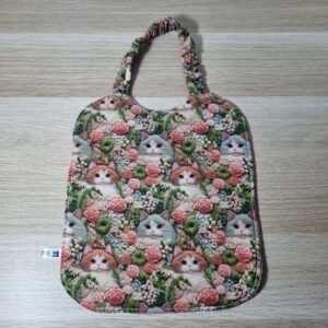 Bavoir élastique Chats fleuris