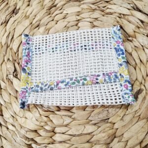 filet chute de savon fleuri